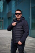 Мужская комбинированная куртка для весны, темно-синий цвет, вид спереди.