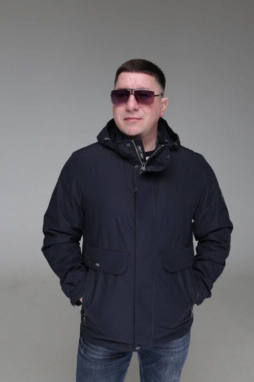 Мужская куртка Black Vinyl TC23-2213 в темно-синем цвете, вид спереди.