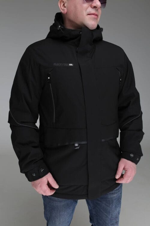 Черная демисезонная мужская куртка Black Vinyl TC23-2220, вид полуоборотом.