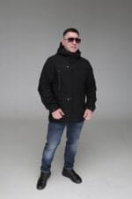 Чоловіча весняно-осіння куртка чорного кольору, повний вигляд спереду.