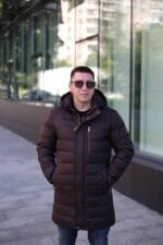 Чоловіча довга зимова куртка Black Vinyl С23-2289CQ колір шоколад - Зображення 4