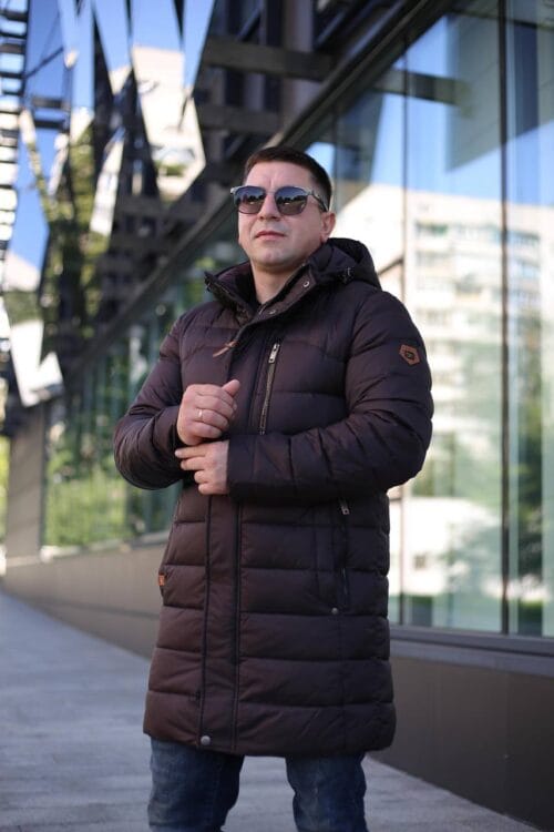 Чоловіча довга зимова куртка Black Vinyl С23-2289CQ колір шоколад - Зображення 3