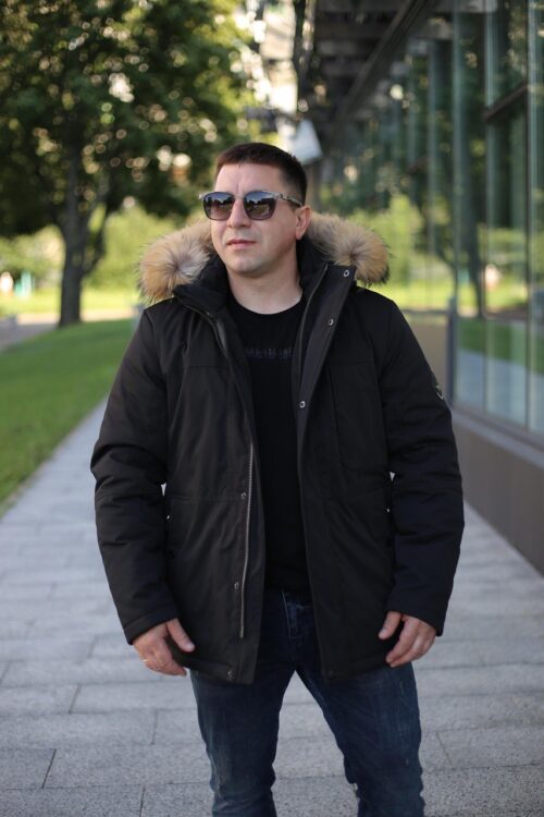 Мужская куртка Black Vinyl С23-2269M2 черная с капюшоном