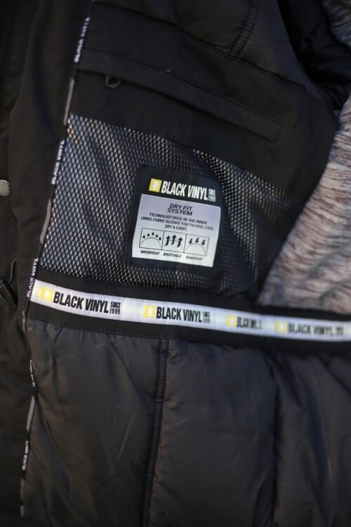 Мужская куртка Black Vinyl С23-2269M2 черная зимняя