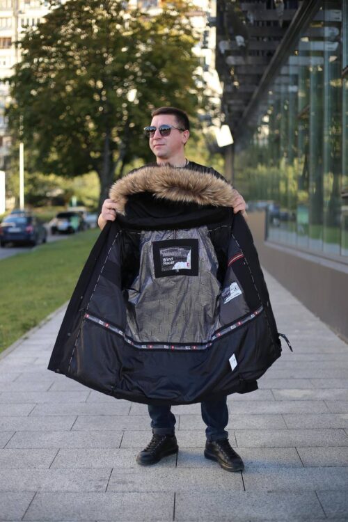 Зимняя куртка Black Vinyl С23-2301 М2 в черном цвете для мужчины в черном цвете
