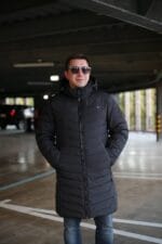 Тепла чоловіча куртка Black Vinyl на моделі