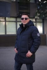 Куртка Black Vinyl C23-2230C в темно-синем цвете для мужчины на зиму