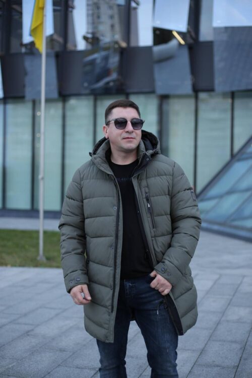 Зимняя куртка Black Vinyl С23-2252С в оливковом цвете для мужчины
