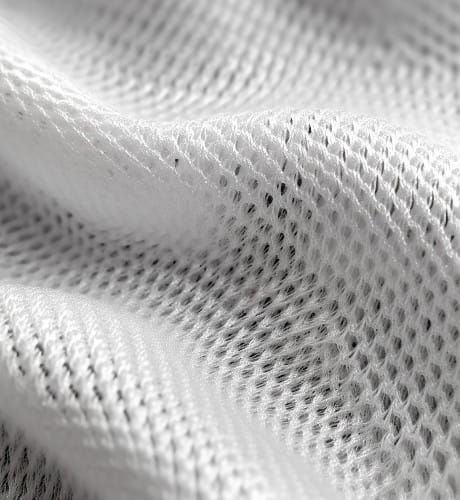 Тканина Rip Stop з армованим переплетенням, міцна та стійка до розривів.