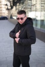 Теплая осенняя куртка Black Vinyl TC24-2337 в черном цвете для мужчины