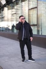 Осенняя куртка Black Vinyl TC24-2337 в черном цвете для мужчин