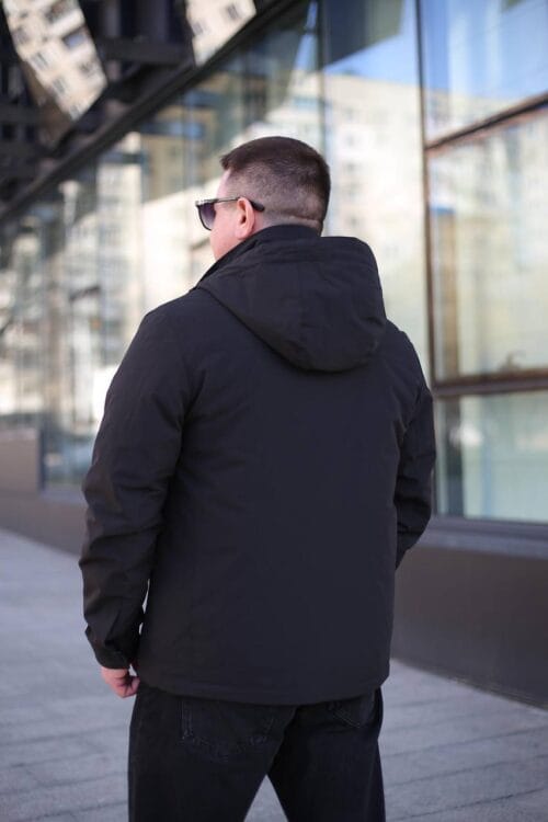 Осенняя куртка Black Vinyl TC24-2337 в черном цвете для мужчины