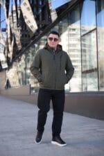 Стильная осенняя куртка Black Vinyl TC24-2337 в хаки цвете для мужчины