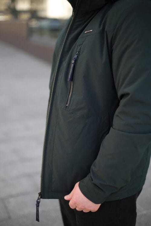 Теплая осенняя куртка Black Vinyl TC24-2337 в цвете малахит для мужчины