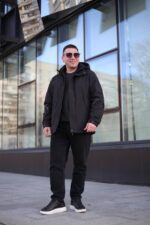 Куртка Black Vinyl TC24-2338 в черном цвете для мужчины на осень