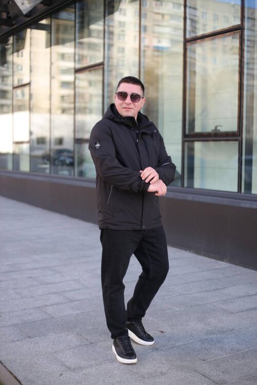Осенняя куртка Black Vinyl TC24-2338 для мужчины черная