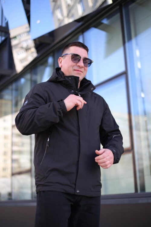 Мужская осенняя куртка Black Vinyl TC24-2338 в черном цвете
