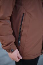 Осенняя куртка Black Vinyl TC24-2338 в коричневом цвете для мужчины