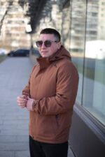 Мужская осенняя куртка Black Vinyl TC24-2338 в коричневом цвете