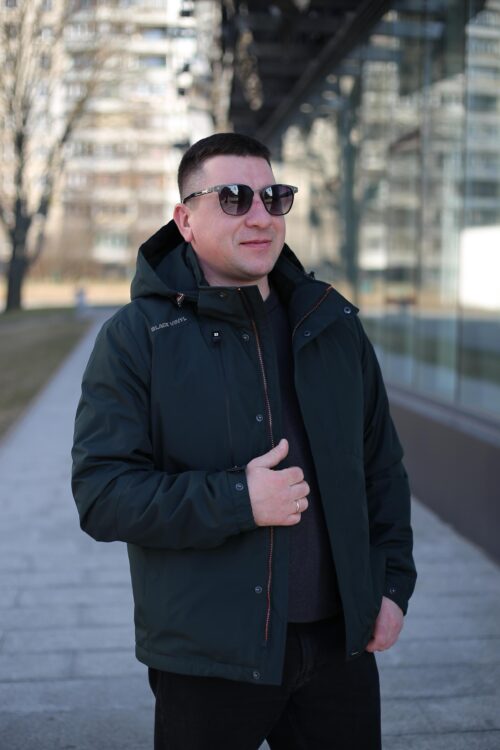 Осенняя теплая куртка Black Vinyl ТС23-2201 в цвете малахит для мужчины