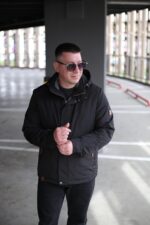 Теплая осенняя куртка Black Vinyl TC24-2335 в цвете черный-графит для мужчины