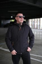 Осенняя куртка Black Vinyl TC24-2335 для мужчины в цвете черный-шоколад