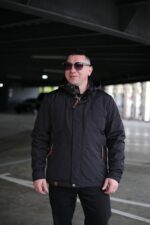 Осенняя куртка Black Vinyl TC24-2335 в цвете черный-шоколад для мужчин
