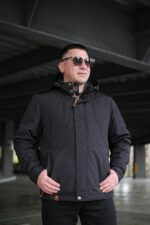 Осенняя куртка Black Vinyl TC24-2335 в цвете черный-шоколад для мужчины