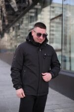 Осенняя куртка Black Vinyl ТС24-2339 в черном цвете для мужчины