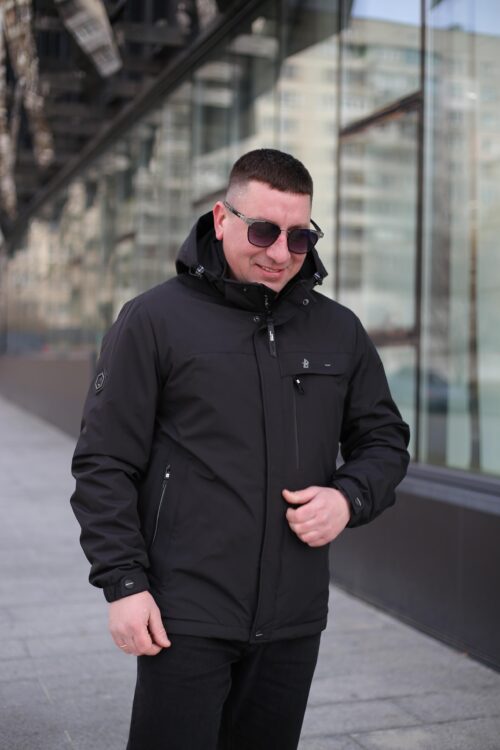 Осенняя куртка Black Vinyl ТС24-2339 в черном цвете для мужчины