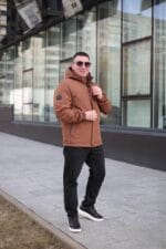Осенняя куртка Black Vinyl ТС24-2339 в коричневом цвете для мужчины