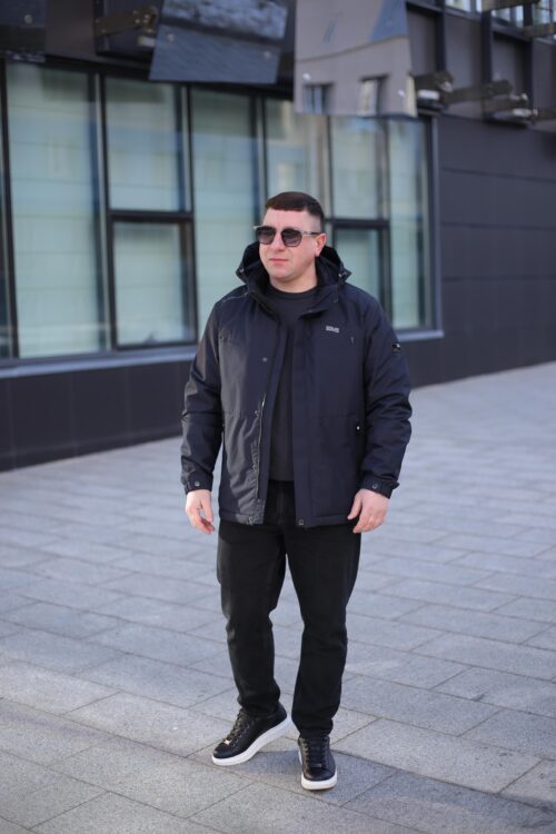 Стильна осіння куртка Black Vinyl TC24-2357 в синьому кольорі для чоловіка