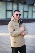Теплая осенняя куртка Black Vinyl ТС24-2361 в бежевом цвете для мужчины