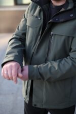 Осенняя куртка Black Vinyl ТС24-2361 для мужчины оливковая