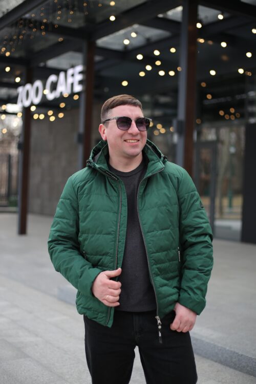 Стильна осіння куртка Black Vinyl ТС24-2373 в зеленому кольорі для чоловіка