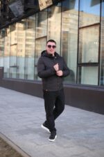 Осенняя куртка Black Vinyl ТС24-2375 для мужчины черная