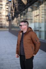 Теплая осенняя куртка Black Vinyl ТС24-2375 в коричневом цвете для мужчины