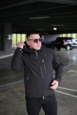 Осіння куртка Black Vinyl TC24-2388 в чорному кольорі для чоловіка