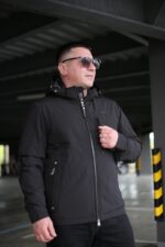 Чоловіча осіння куртка Black Vinyl TC24-2388 в чорному кольорі
