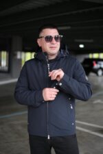 Чоловіча осіння куртка Black Vinyl TC24-2388 в кольорі темно-синій