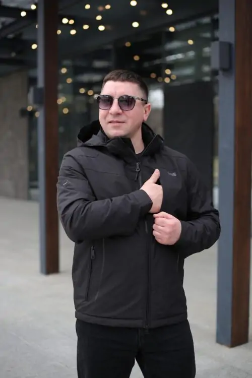 Теплая осенняя куртка Black Vinyl ТС23-2200 в черном цвете для мужчины