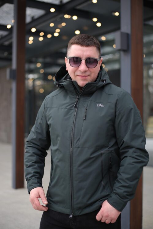 Стильная осенняя куртка Black Vinyl ТС23-2200 в цвете малахит для мужчины