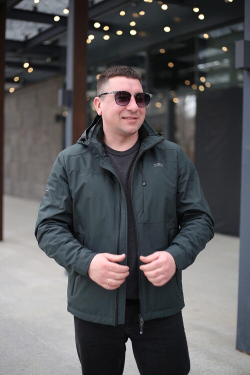 Осенняя куртка Black Vinyl ТС23-2200 для мужчины в цвете малахит