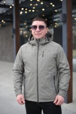 Стильна осіння куртка Black Vinyl ТС23-2200 в оливковому кольорі для чоловіка