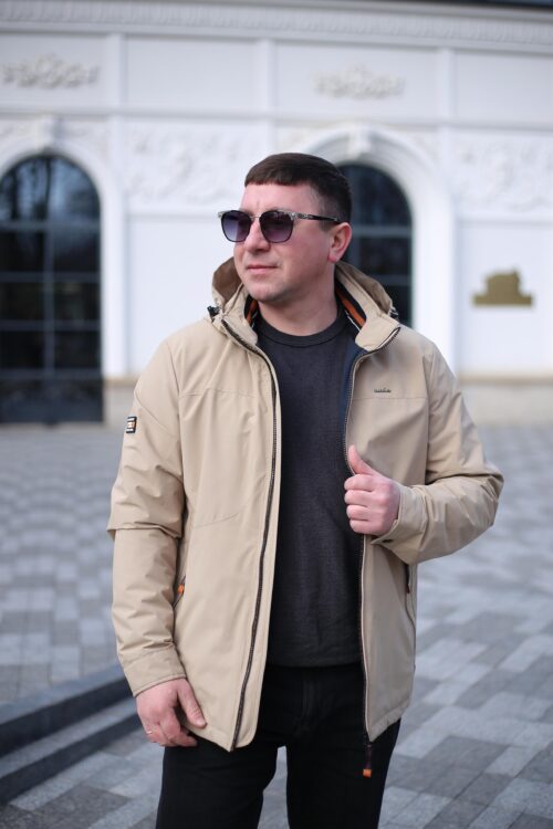 Осенняя куртка Black Vinyl ТС24-2356 в бежевом цвете для мужчины