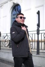Стильная осенняя куртка Black Vinyl TC24-2356 в черном цвете для мужчины