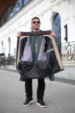 Осенняя куртка Black Vinyl TC24-2356 в цвете малахит для мужчины