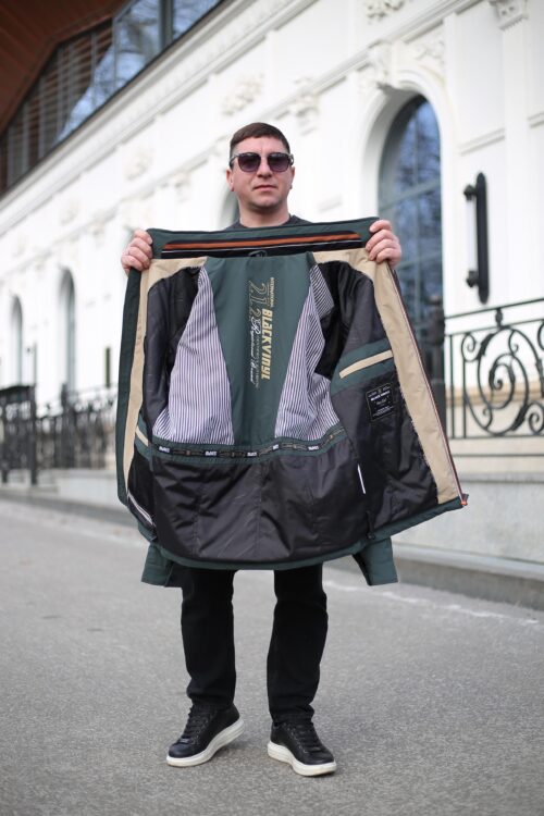Осенняя куртка Black Vinyl TC24-2356 в цвете малахит для мужчины