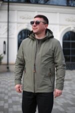 Осенняя куртка Black Vinyl TC24-2356 в цвете оливковая для мужчин