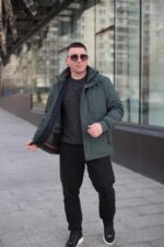 Стильная осенняя куртка Black Vinyl ТС24-2336 в цвете малахит для мужчины